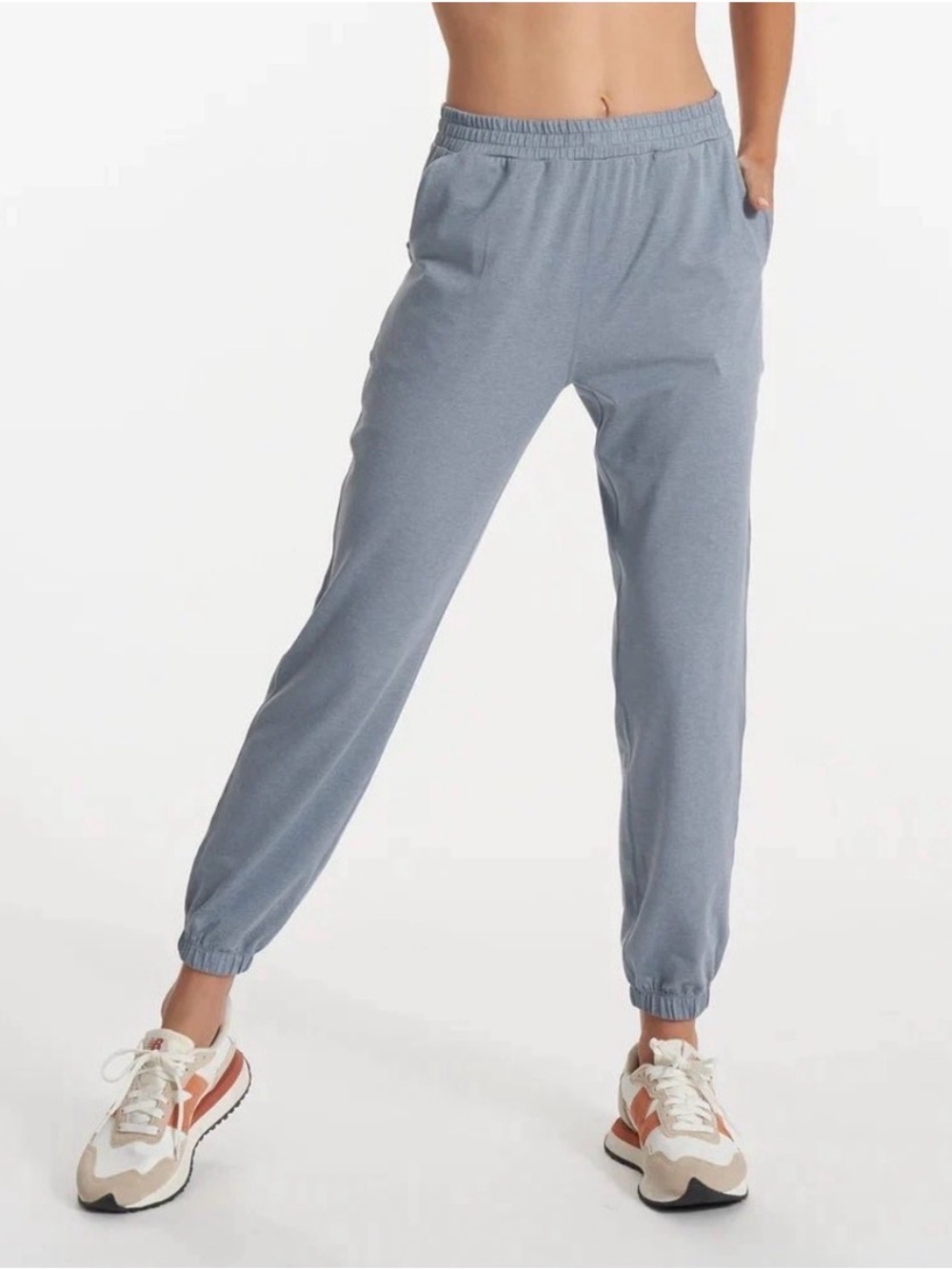 Vuori Women’s Boyfriend Jogger Size S Heathered Slate Dreamknit athleisure
